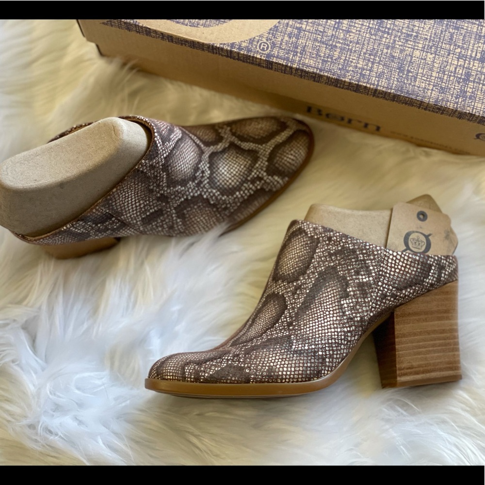 NEW BORN Eustis Snakeskin Mule - Picture 10 of 16